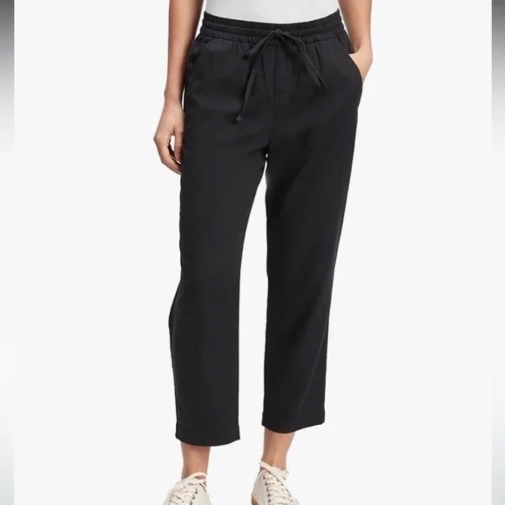 NWT GAP Mid Rise Straight Leg Easy Pant Black Size M